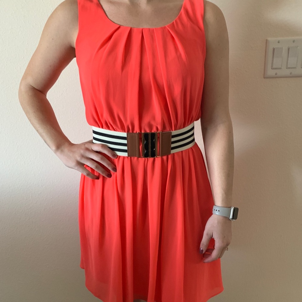 Cute orange dress!!!